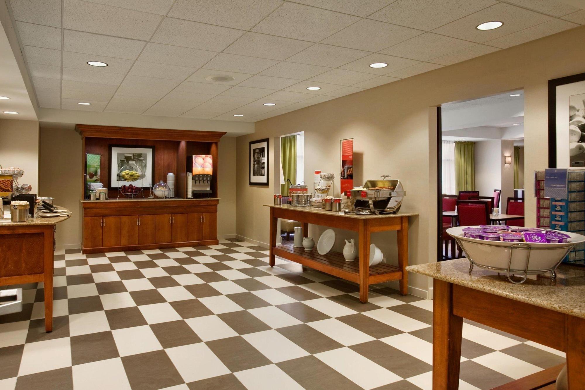 Hampton Inn דון מראה חיצוני תמונה